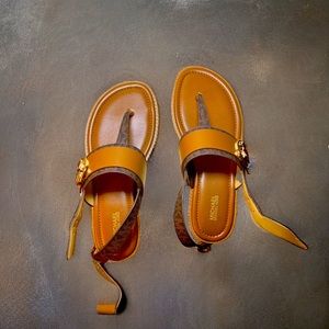 Michael Kors sandal US size 7.5 nwt